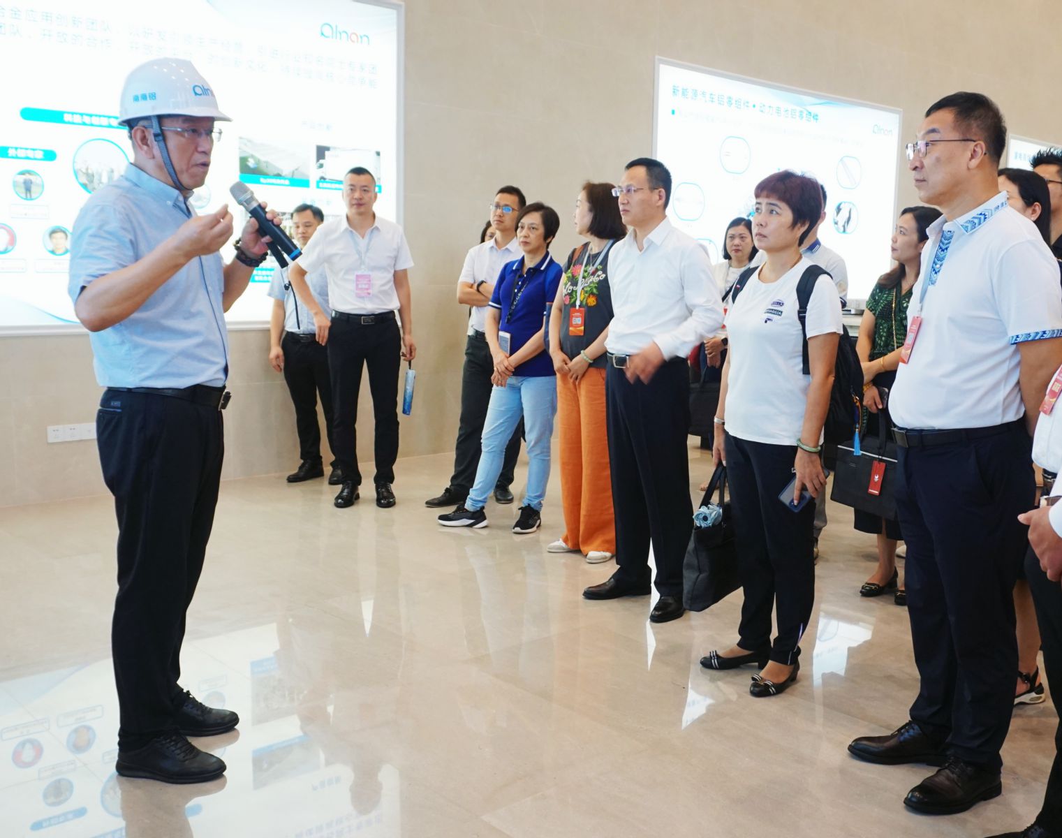 同心謀發展 攜手創新局 | 第三屆世界桂商至南南鋁業展開考察
